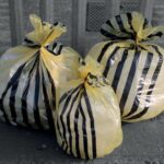 envirosackĀ® Yellow Tiger Stripe Sacks On a Roll Medium Duty 10Kg (18x29x39") 90L (1x250) - Image 2