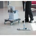 Vileda Ultraspeed Pro Flat Mop Starter Kit (Bucket, Wringer, Frame & Head) - Image 3