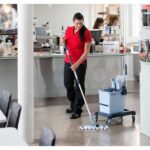 Vileda Ultraspeed Pro Flat Mop Starter Kit (Bucket, Wringer, Frame & Head) - Image 2
